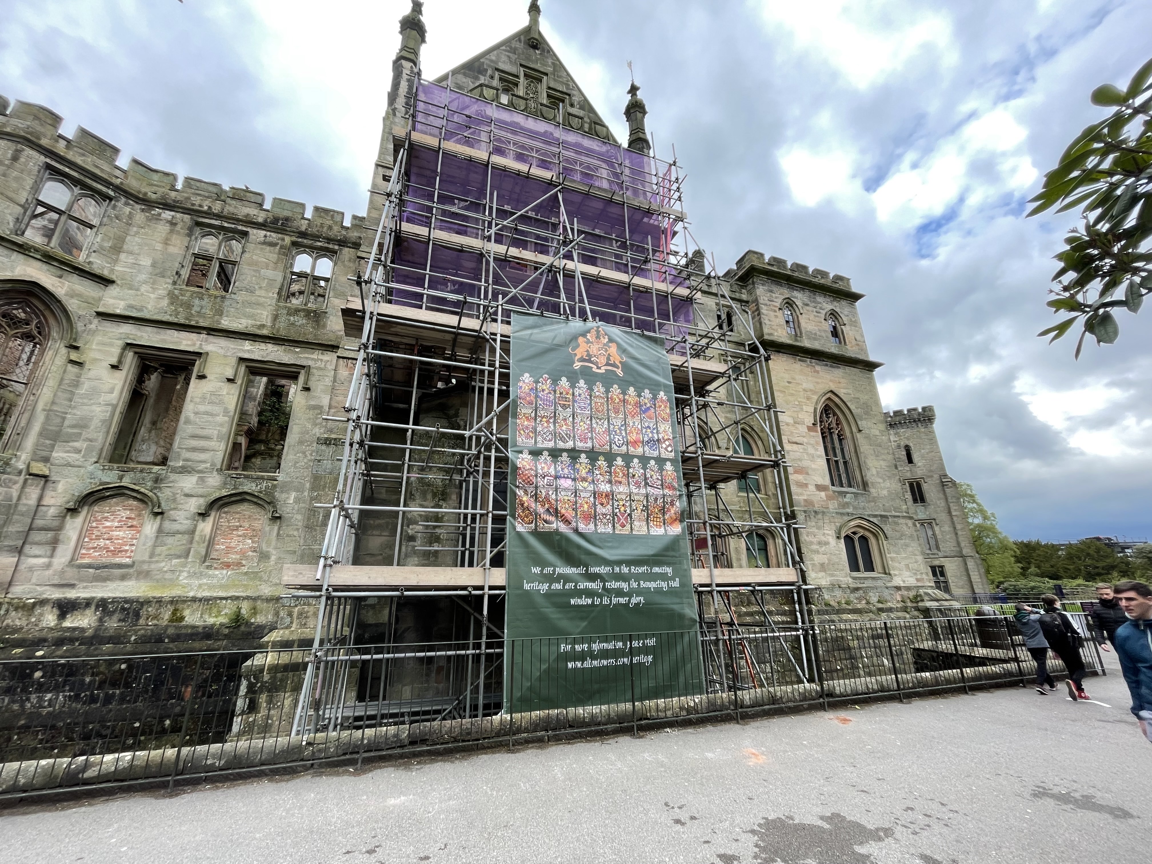 Alton Towers Restoration Of Banqueting Hall Window