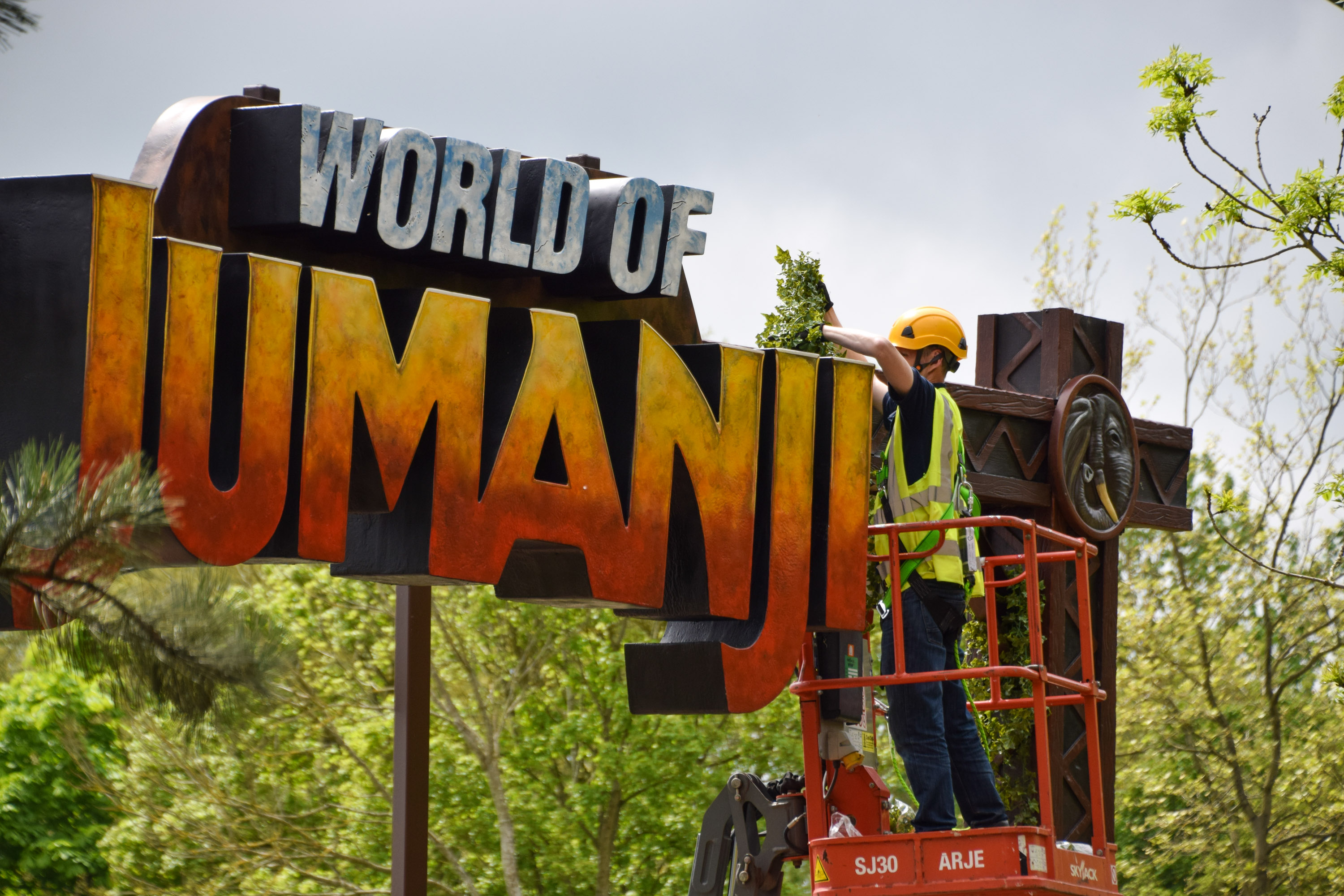 Final Look At World Of Jumanji Before It Opens To The Public