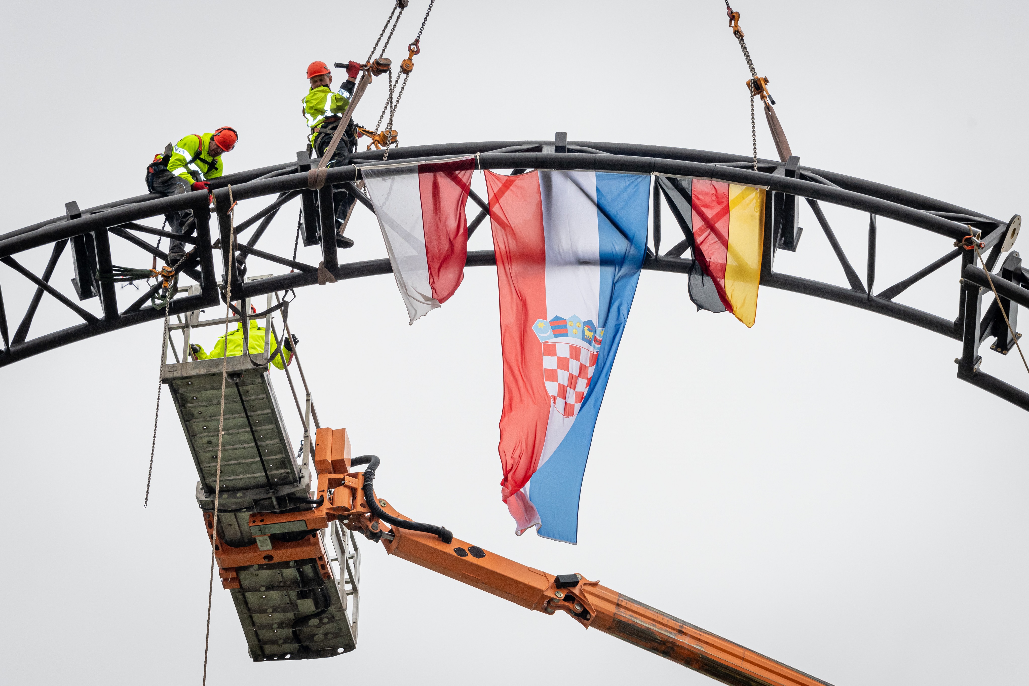 Rollercoaster in Europa-Park celebrates its final rail