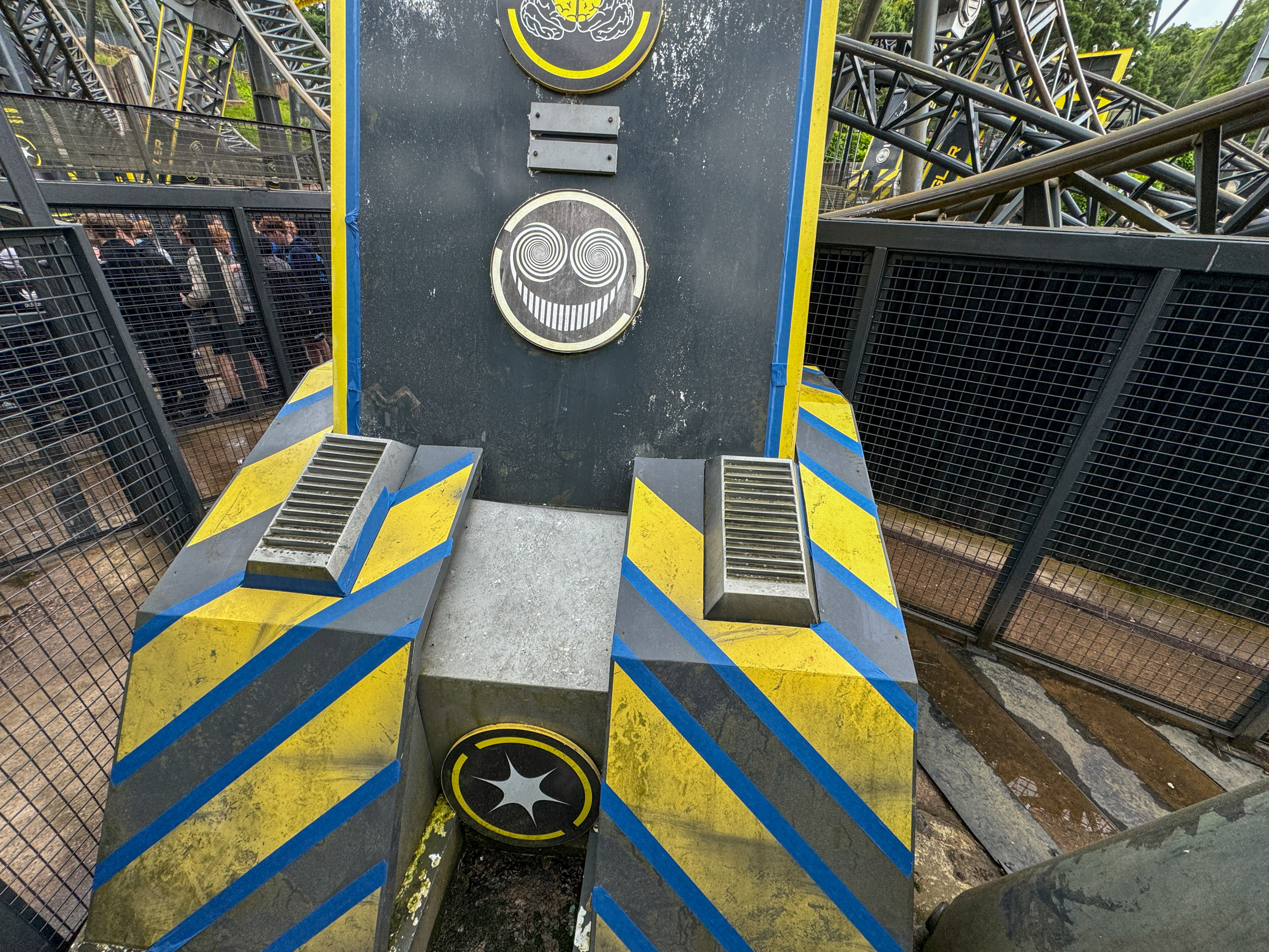 Alton Towers Begins Repainting The Smiler Queue Line Theming