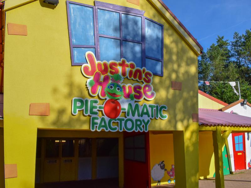 Justin's House Pie-O-Matic Factory