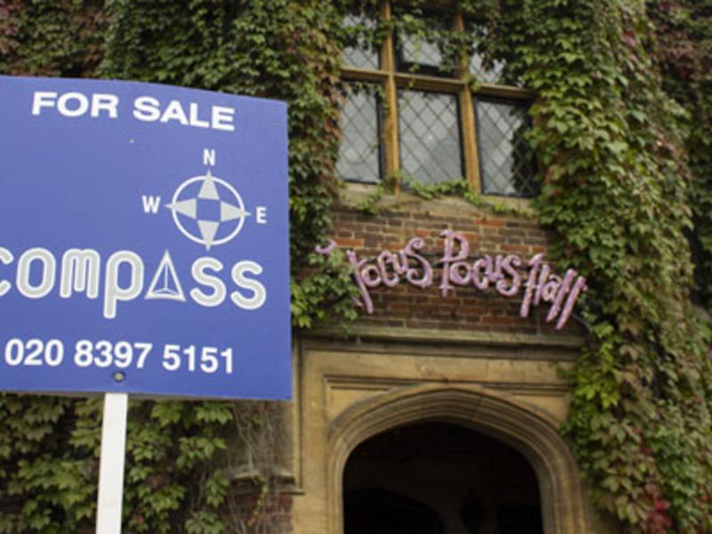 Hocus Pocus Hall goes on the property market!