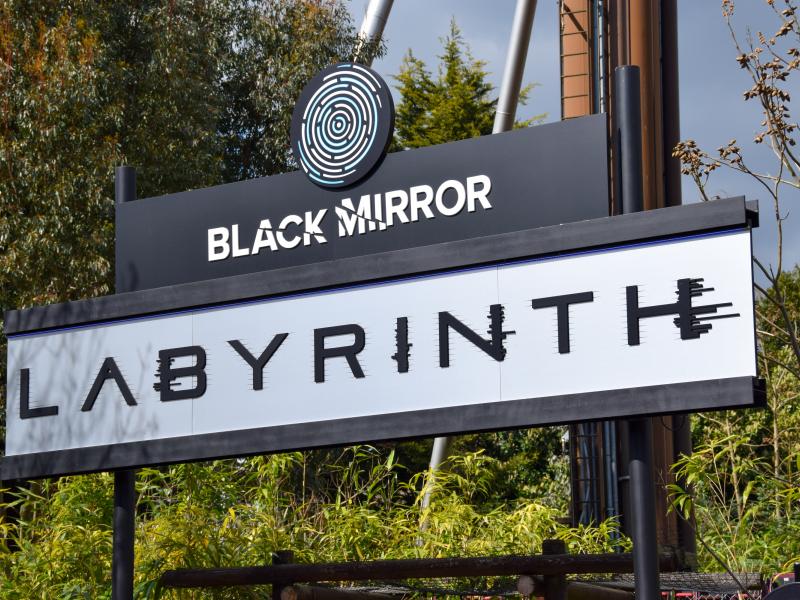 Black Mirror Labyrinth