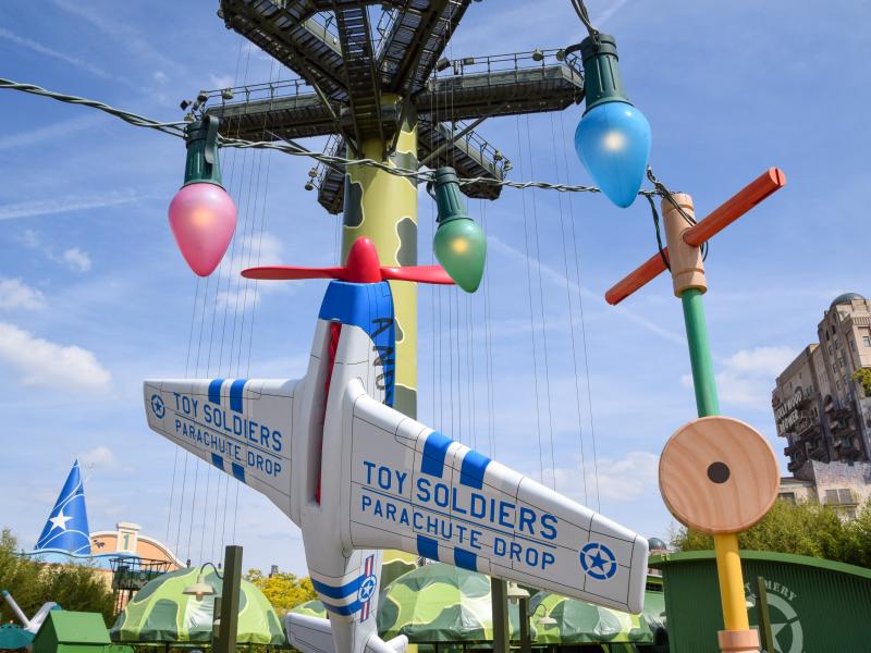 Toy Soldiers Parachute Drop