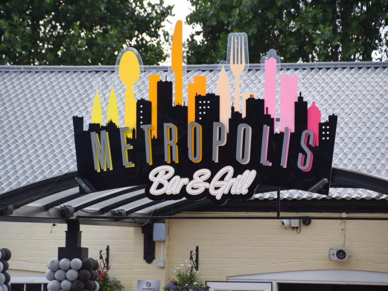 Metropolis Bar & Grill