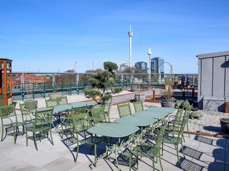 Mei Rose Rooftop Bar