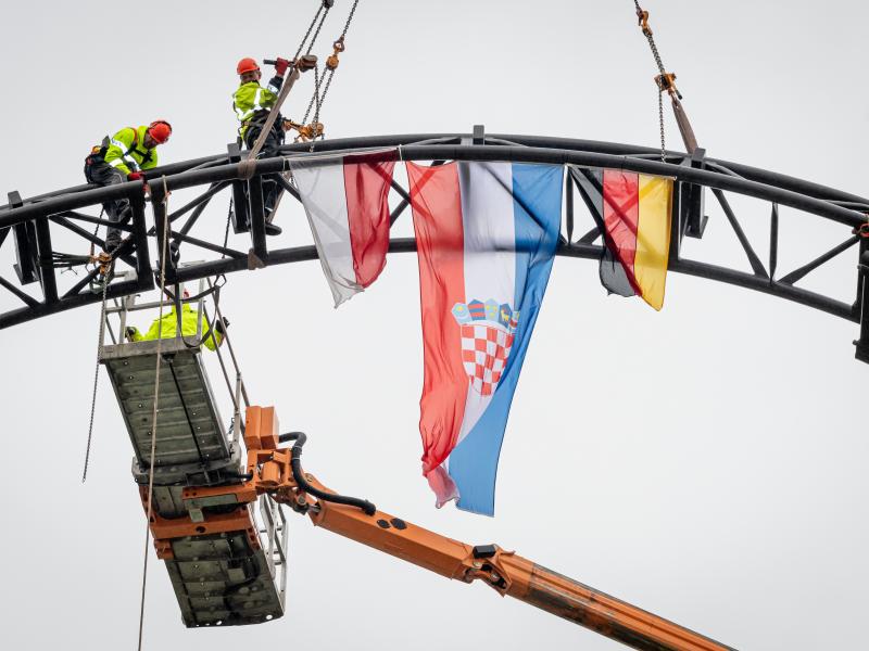 Rollercoaster in Europa-Park celebrates its final rail