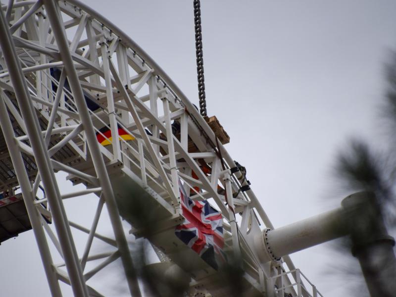 Hyperia Lift Hill Chain Installation Begins