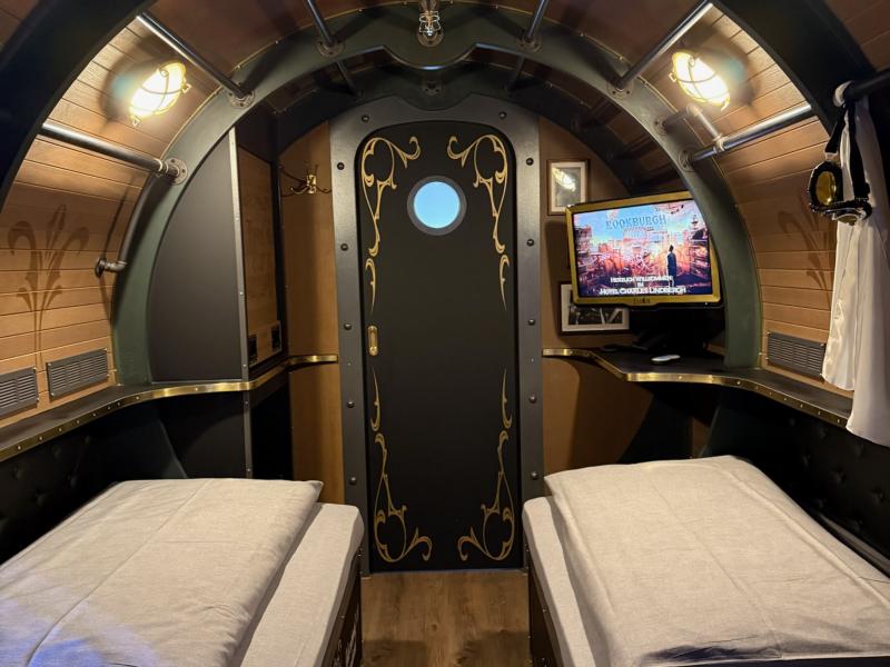 Aeronaut Cabin