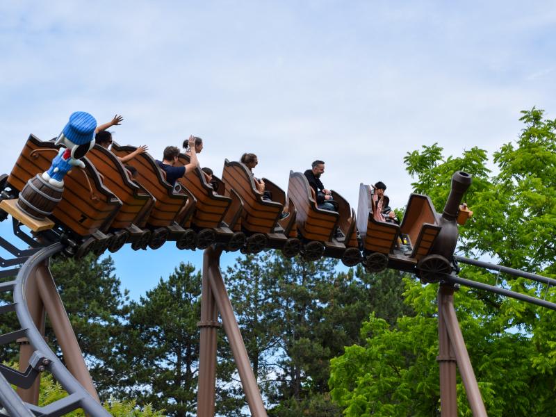 Snoopy’s Racing Railway