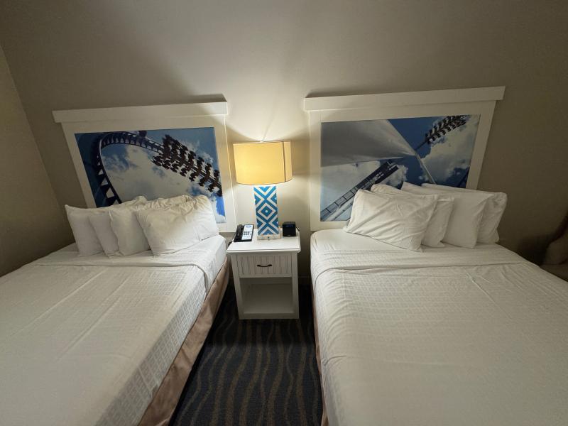 Hotel Breakers Room
