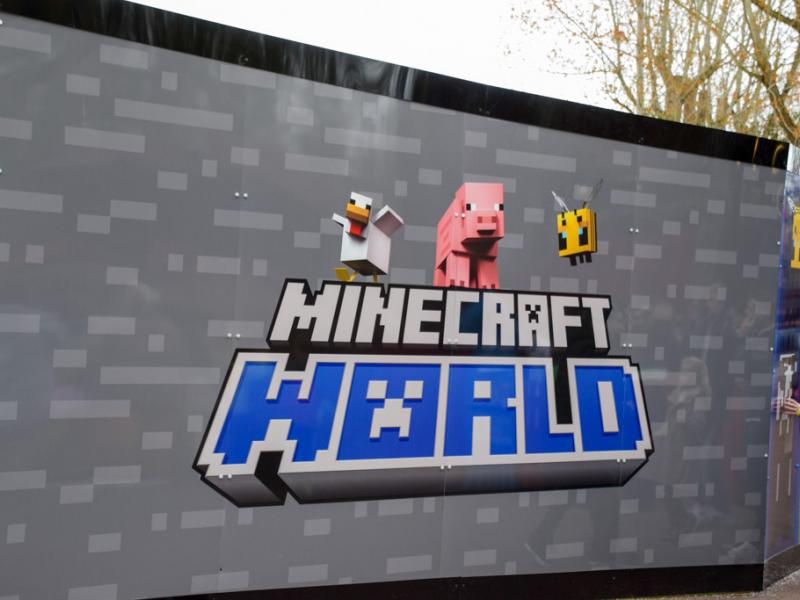 Minecraft World Construction Continues with Marketing Added to Site Fencing
