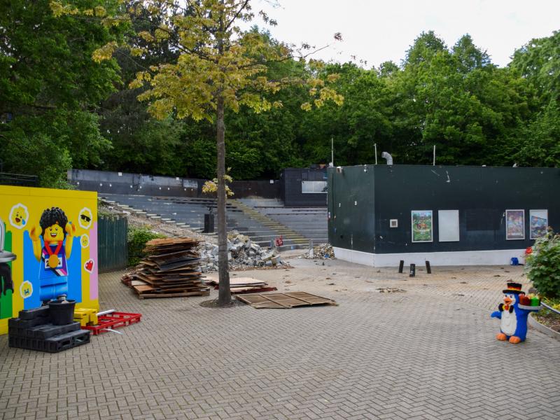 More of the LEGO Studios 4D Theatre Removed