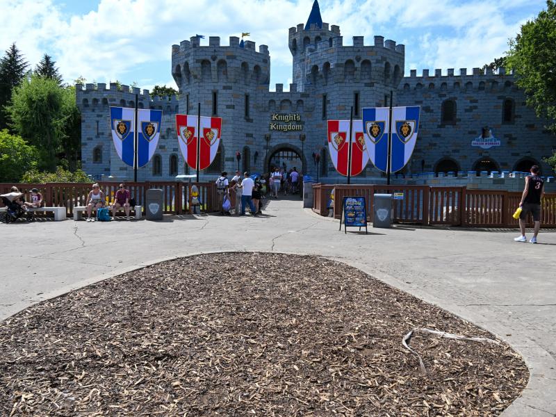 Knights’ Kingdom – New Dragon Theming and Removal of the Old Dragon
