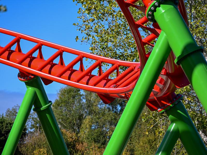 Chessington Minecraft World 2027 – Outdoor Track Complete and Glass Installed