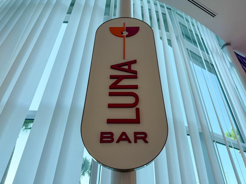 Luna Bar