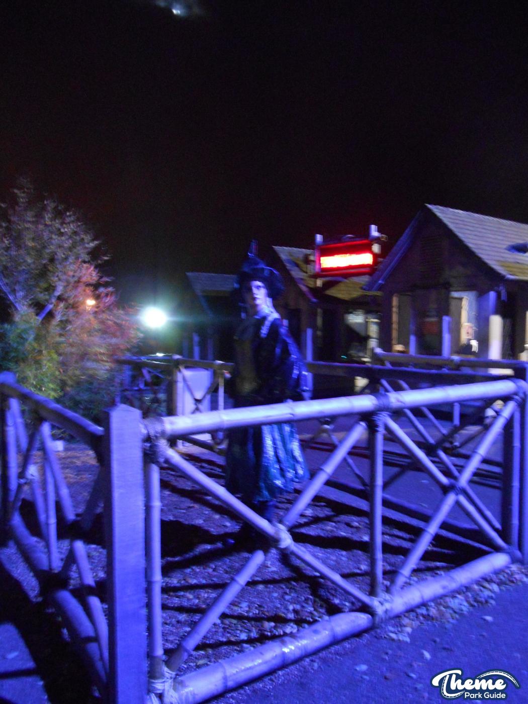 Chessington World Of Adventures - Hocus Pocus 2012