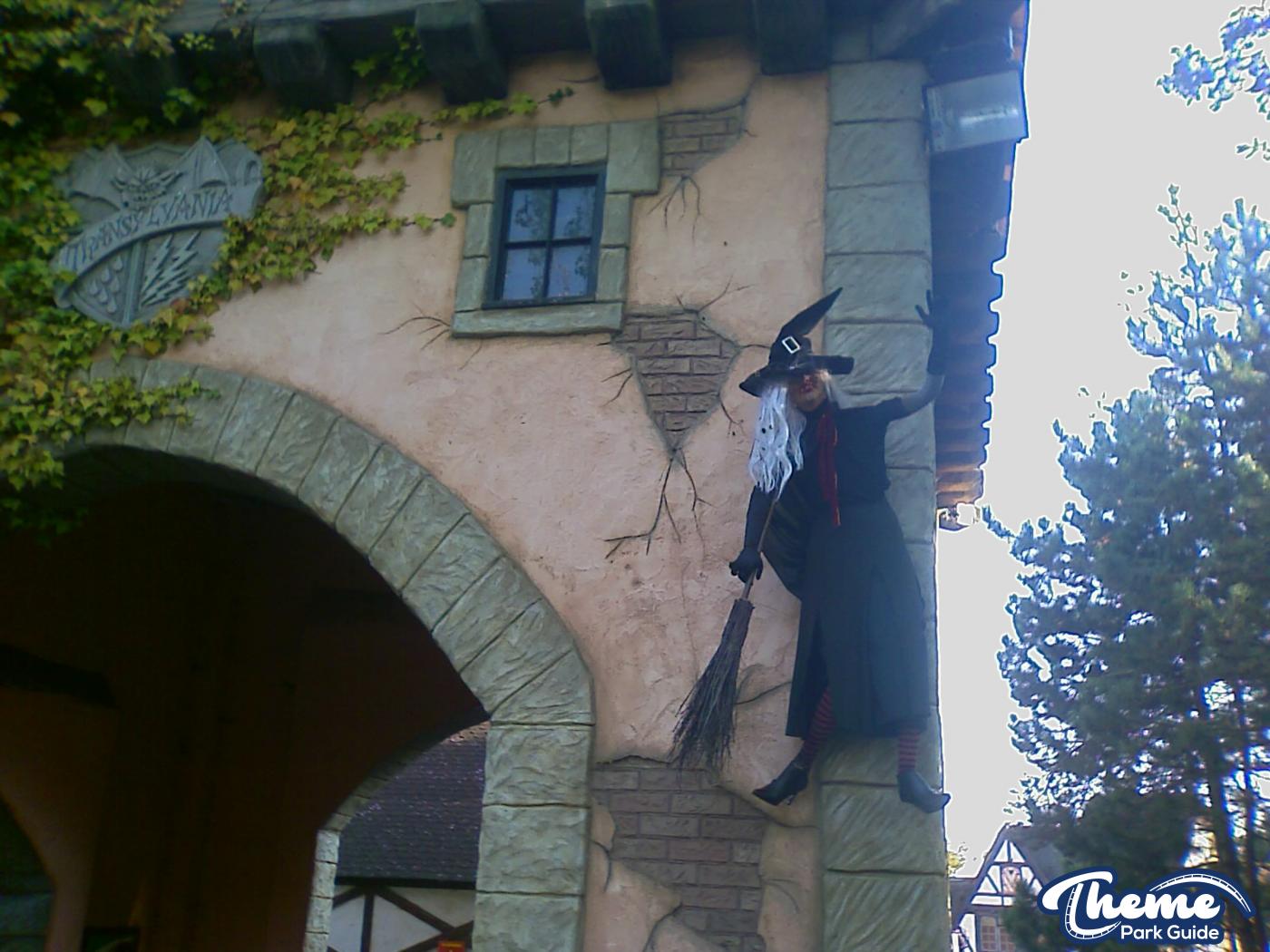 Chessington World Of Adventures - Hocus Pocus 2011