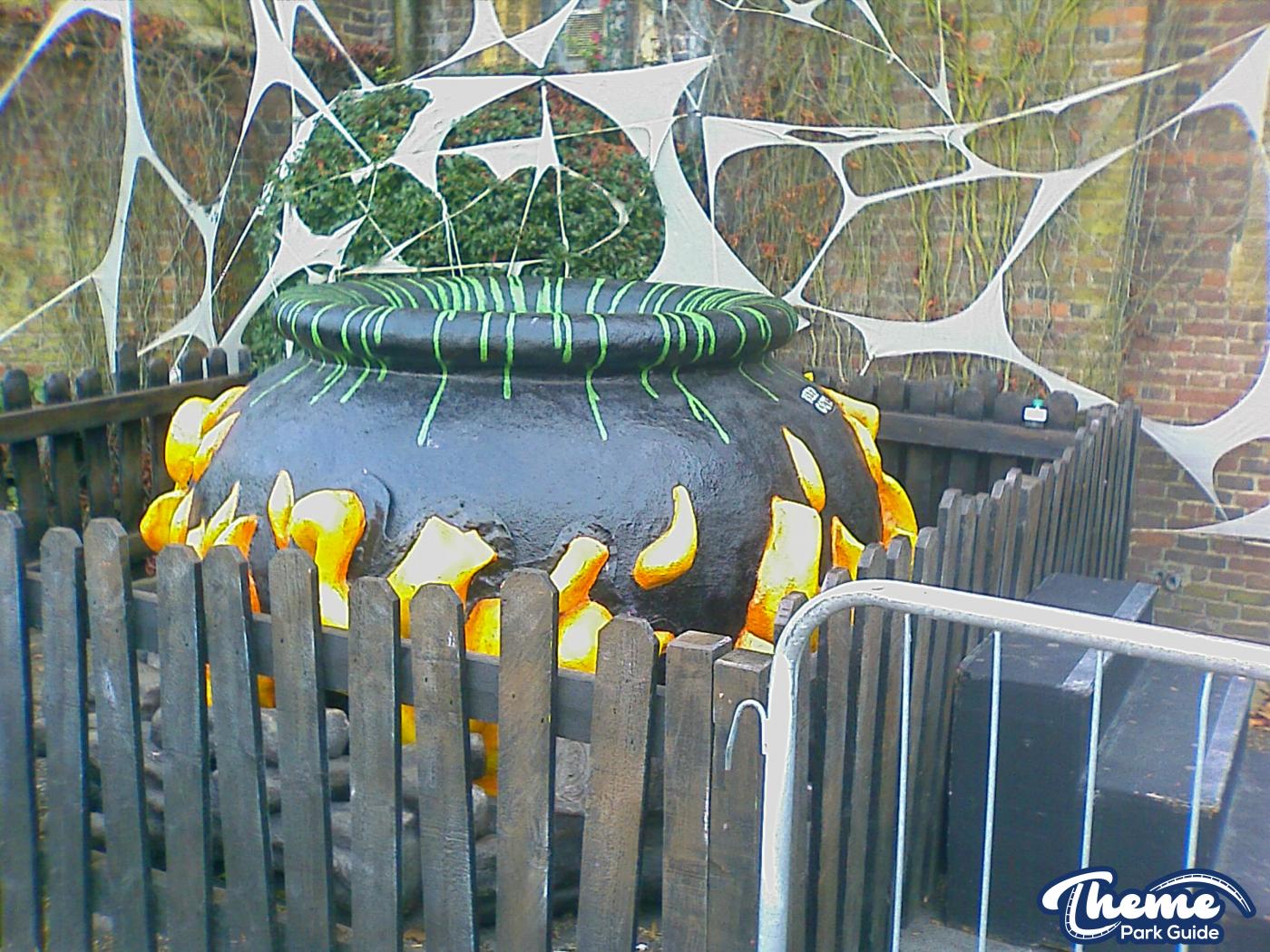 Chessington World Of Adventures - Hocus Pocus 2011