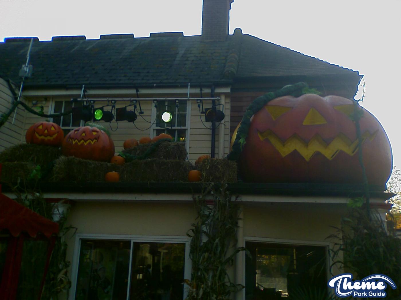 Chessington World Of Adventures - Hocus Pocus 2011