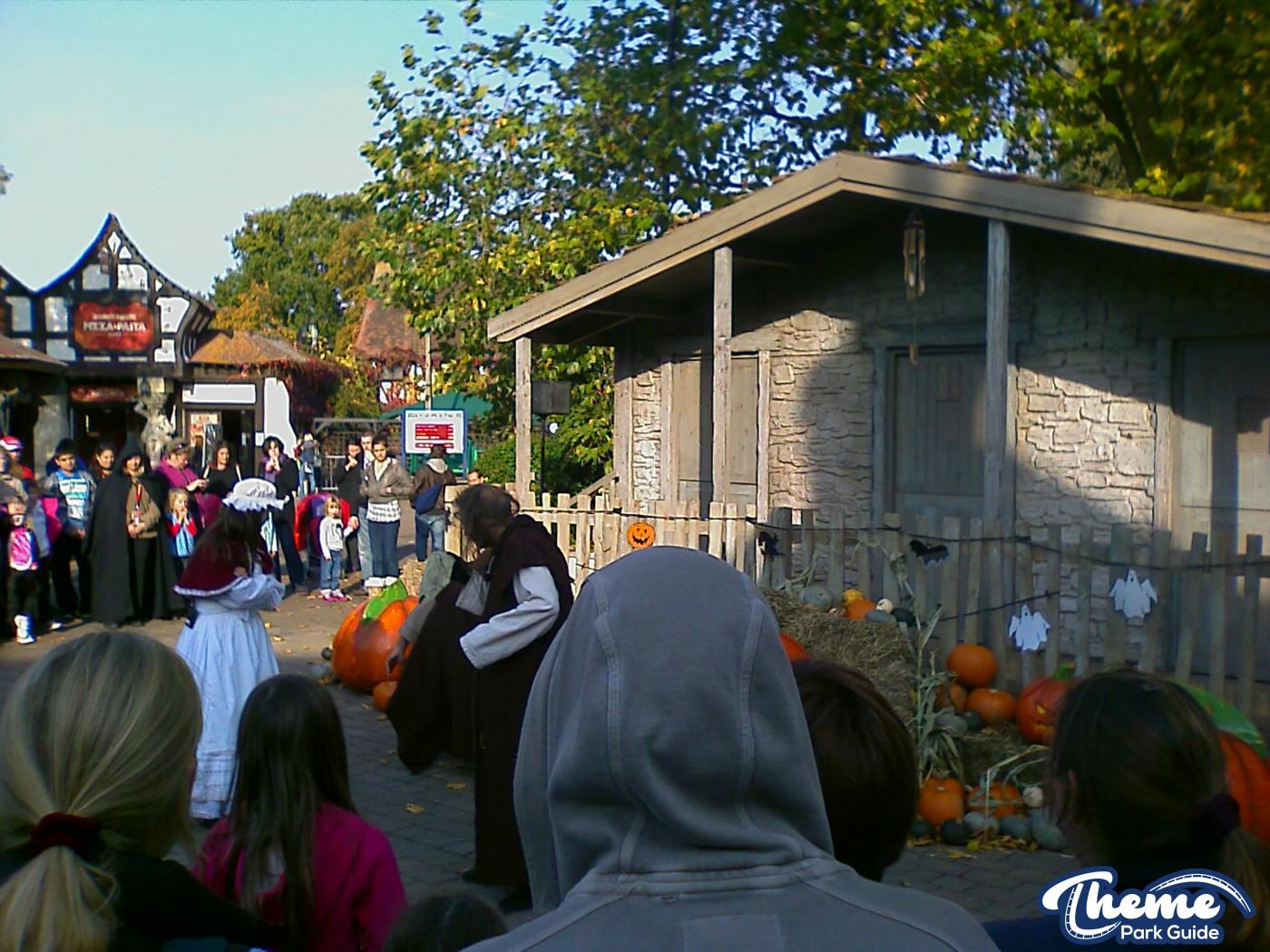 Chessington World Of Adventures - Hocus Pocus 2011