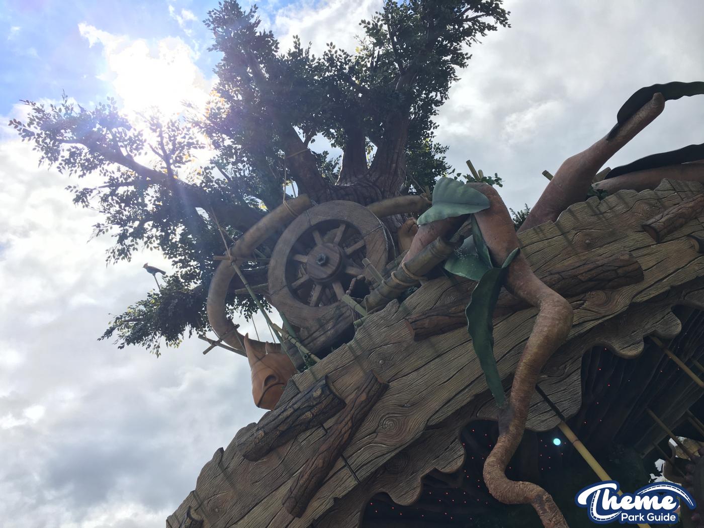 , Adventure Tree Carousel Water Effects