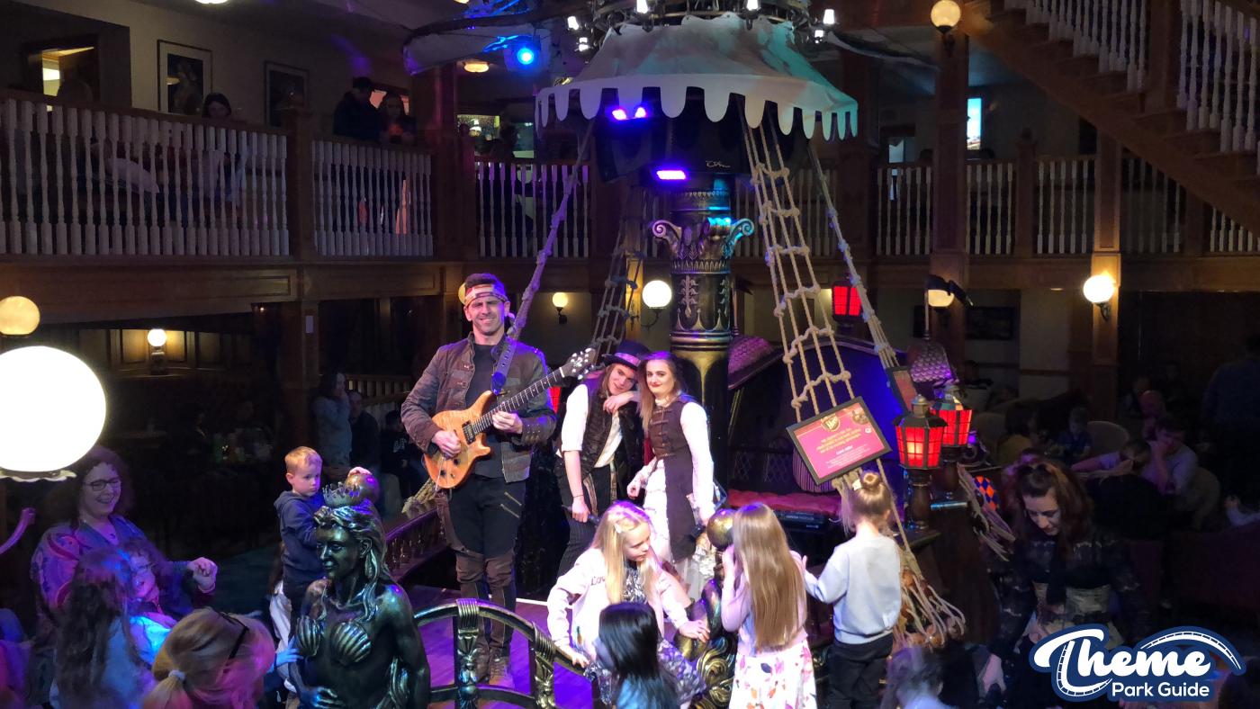 The Fabulous Scott Family Leave Alton Towers Resort