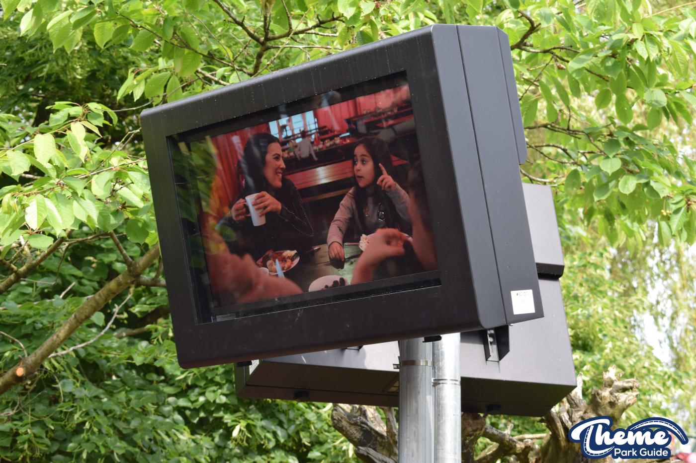 Chessington Installs New Queue Line Tv's