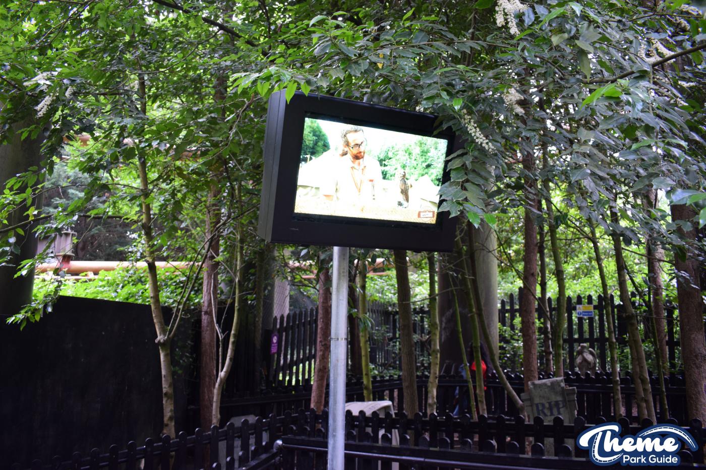 Chessington Installs New Queue Line Tv's