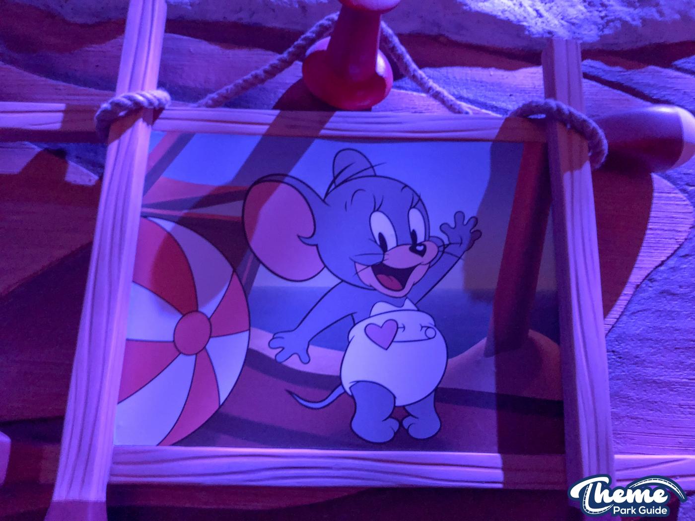 Tom and Jerry Swiss Cheese Spin -  Warner Bros World Abu Dhabi