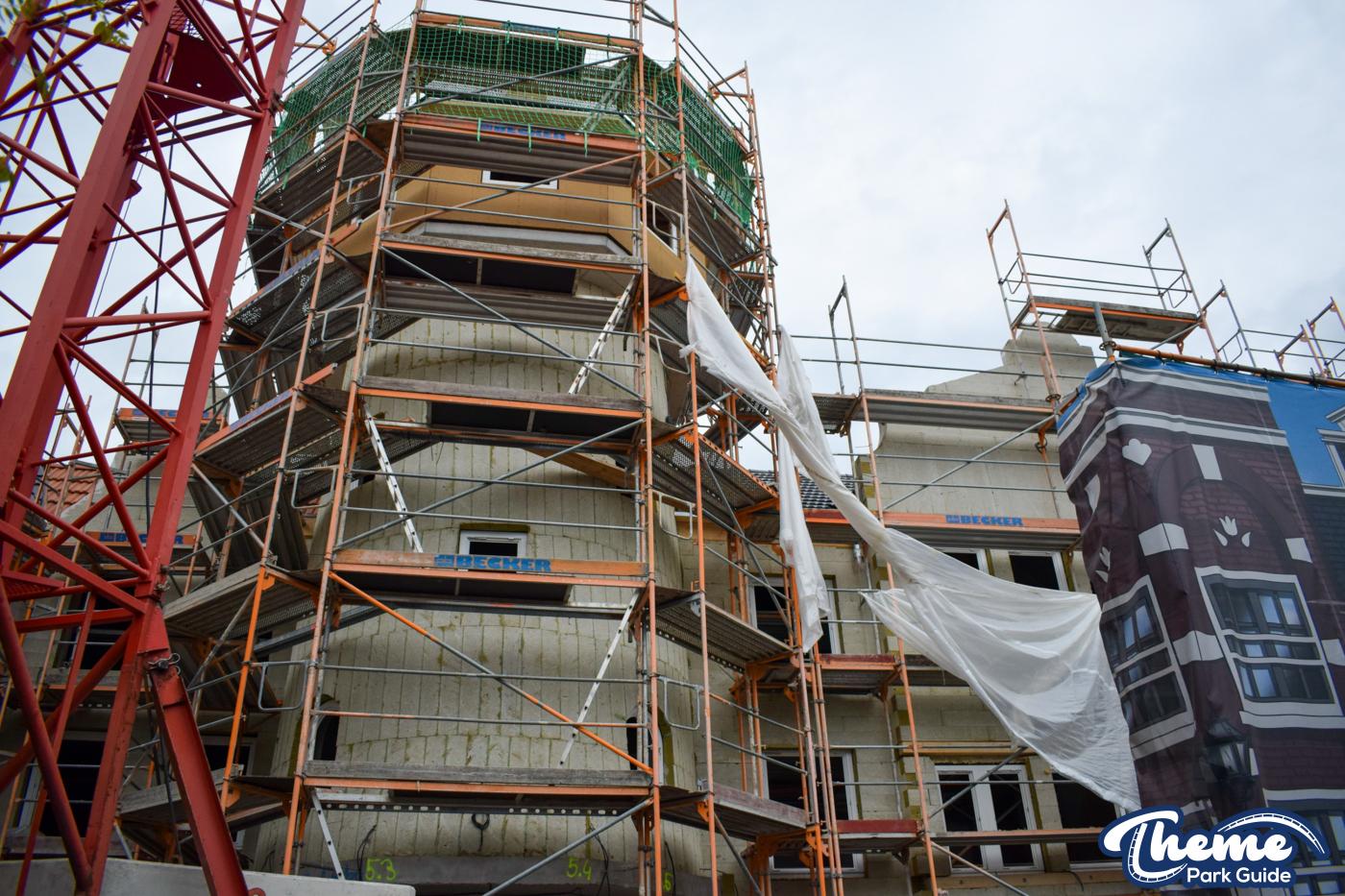 , Pirates in Batavia Exterior Complete