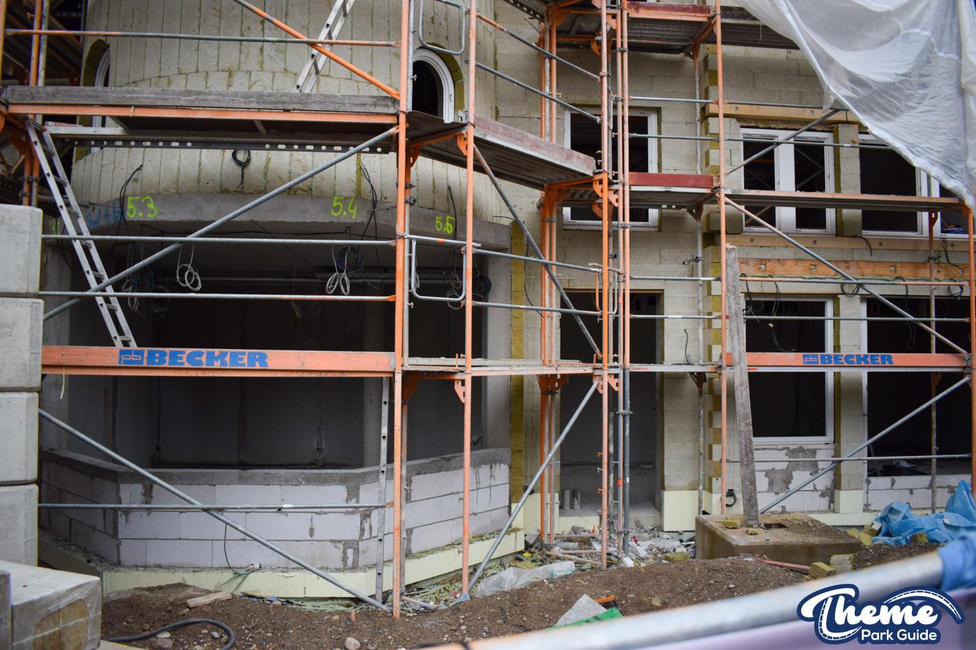 , Pirates in Batavia Exterior Complete