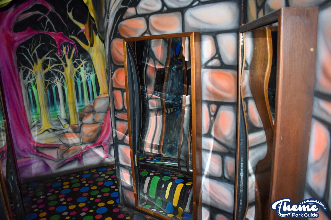 Hocus Pocus Hall -