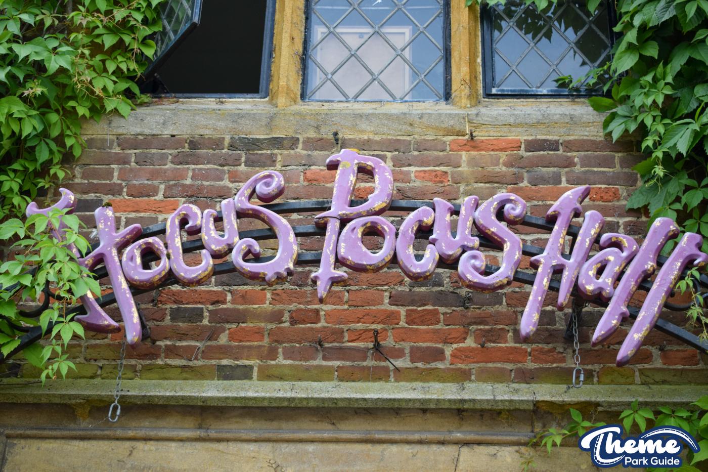 Hocus Pocus Hall -