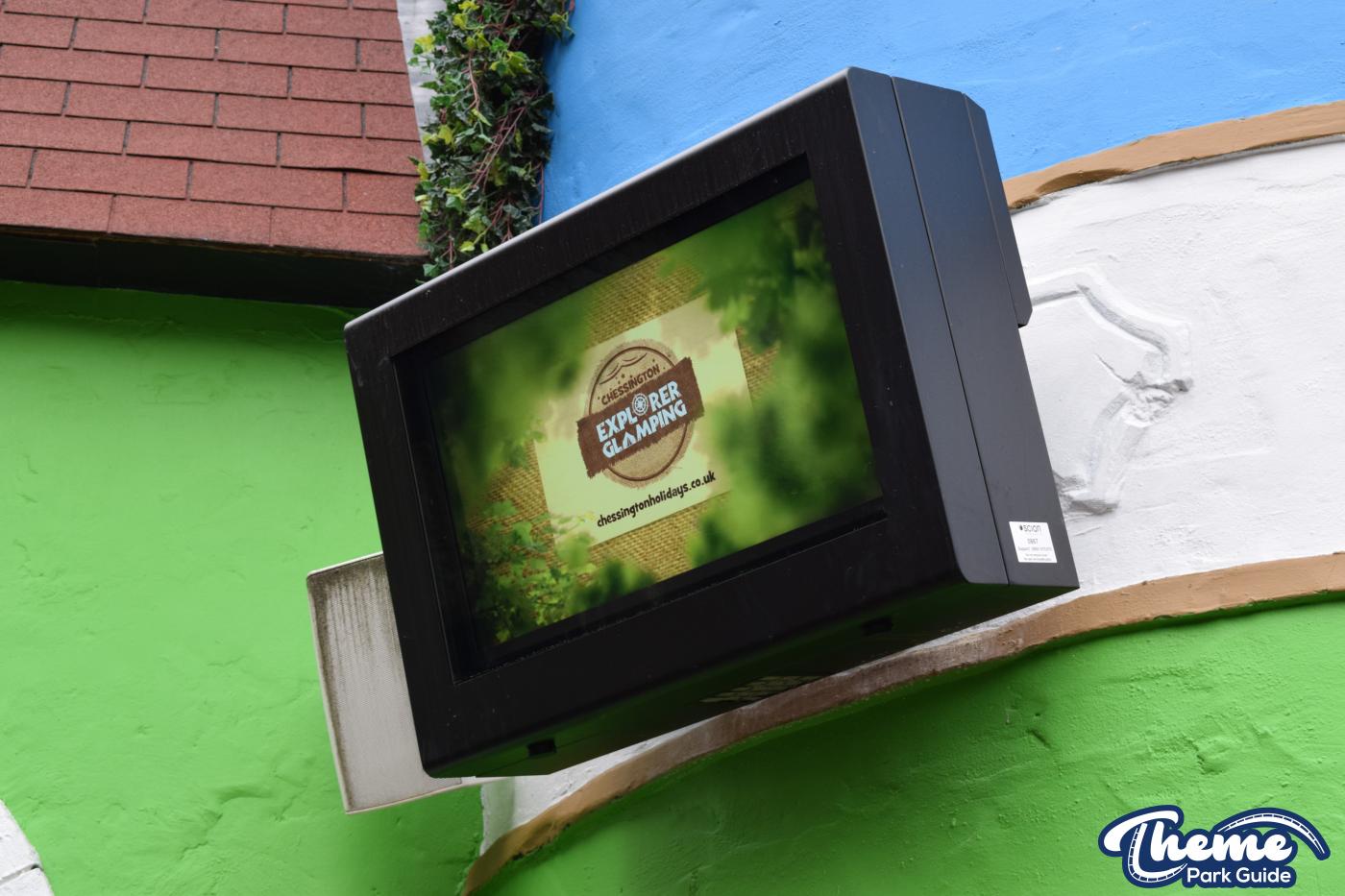 Chessington Installs New Queue Line Tv's