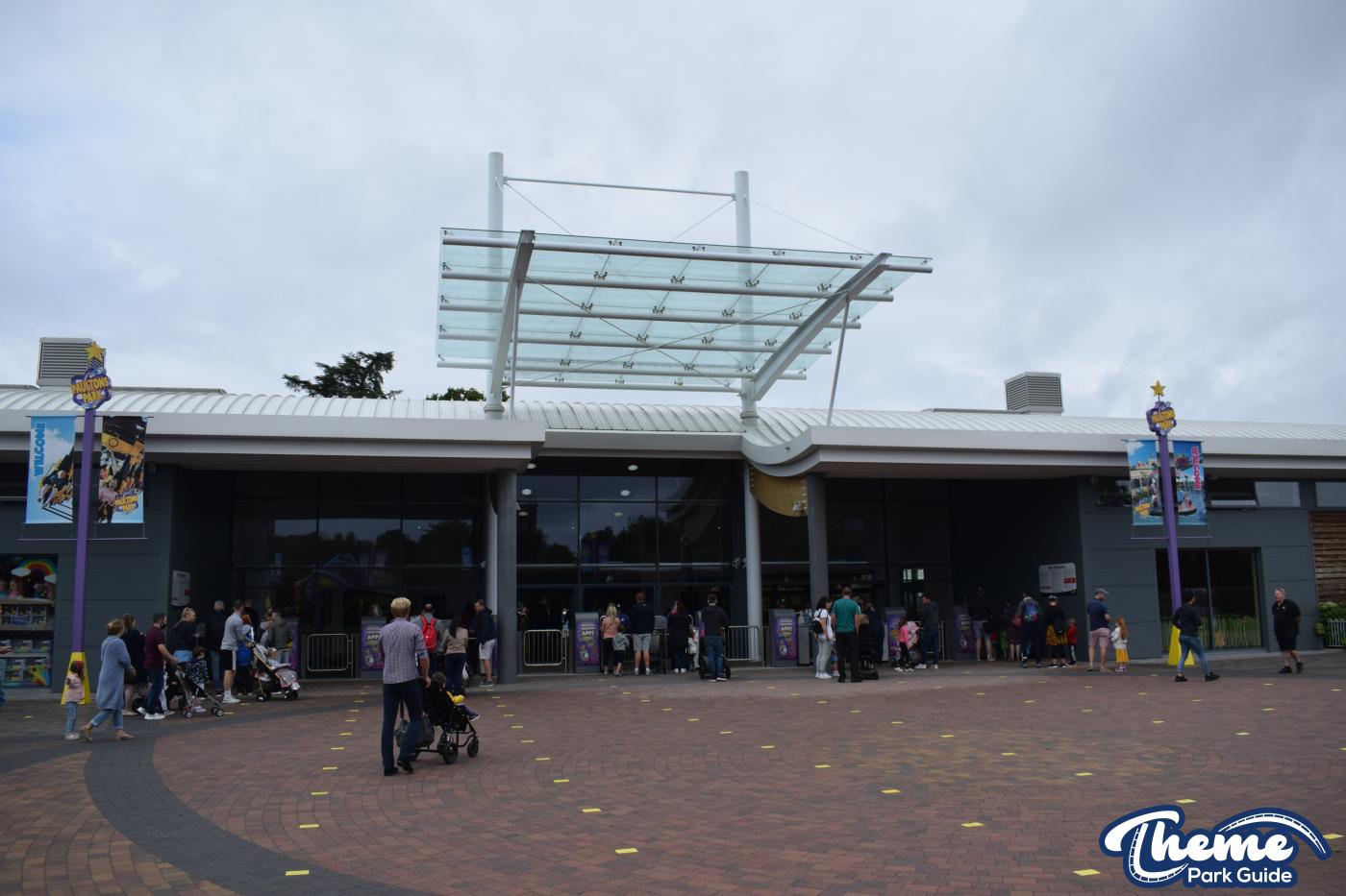 <p>Paultons Park</p>