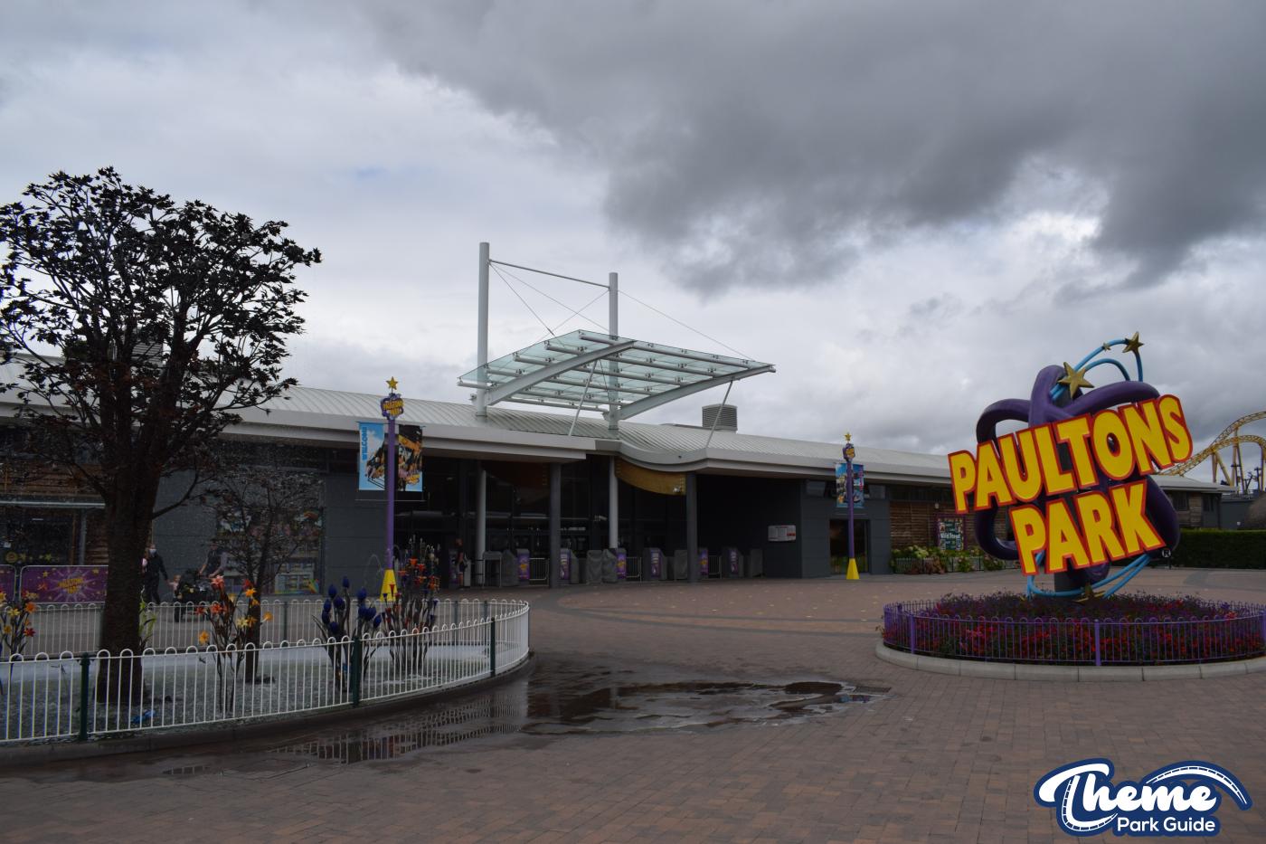 <p>Paultons Park</p>