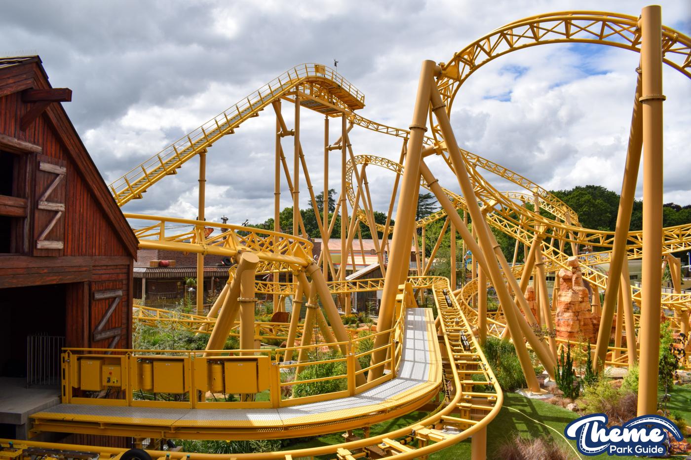 <p>Paultons Park</p>