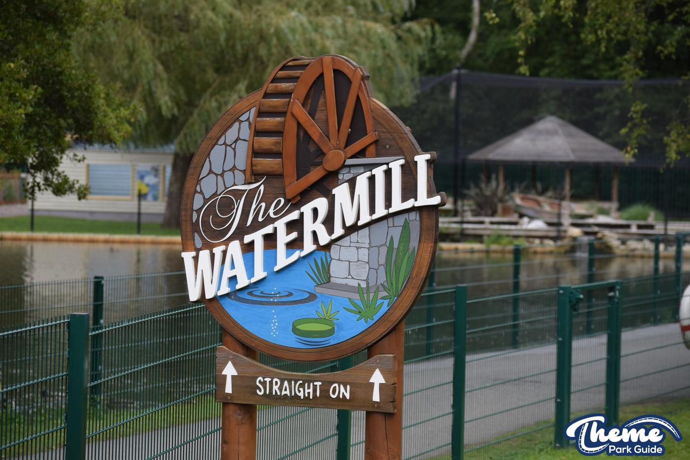 <p>Paultons Park</p>