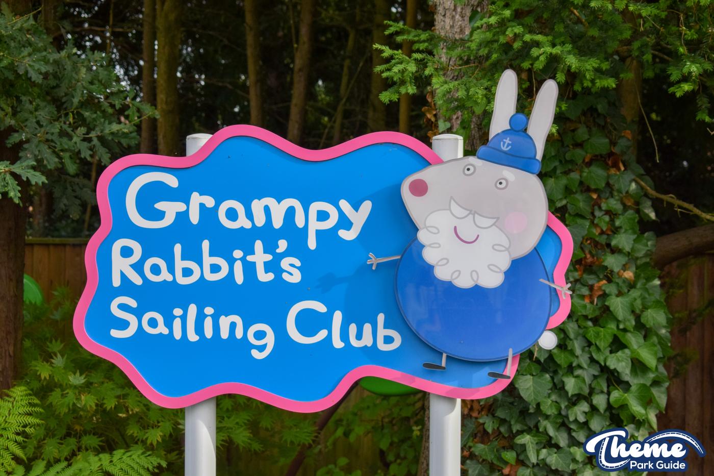 <p>Paultons Park</p>