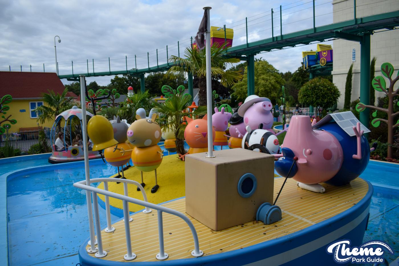 <p>Paultons Park</p>