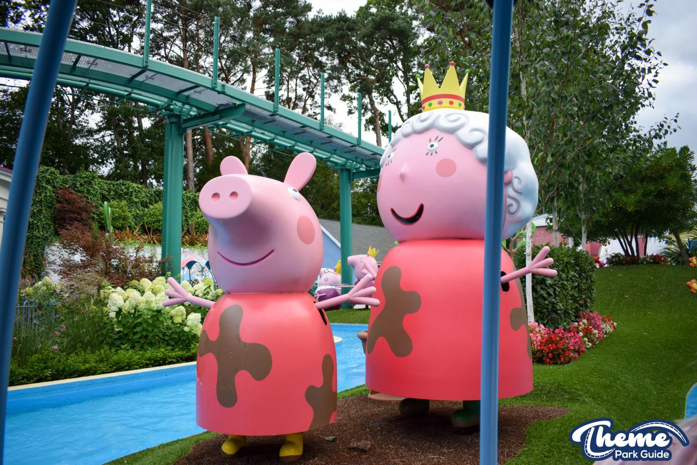 <p>Paultons Park</p>