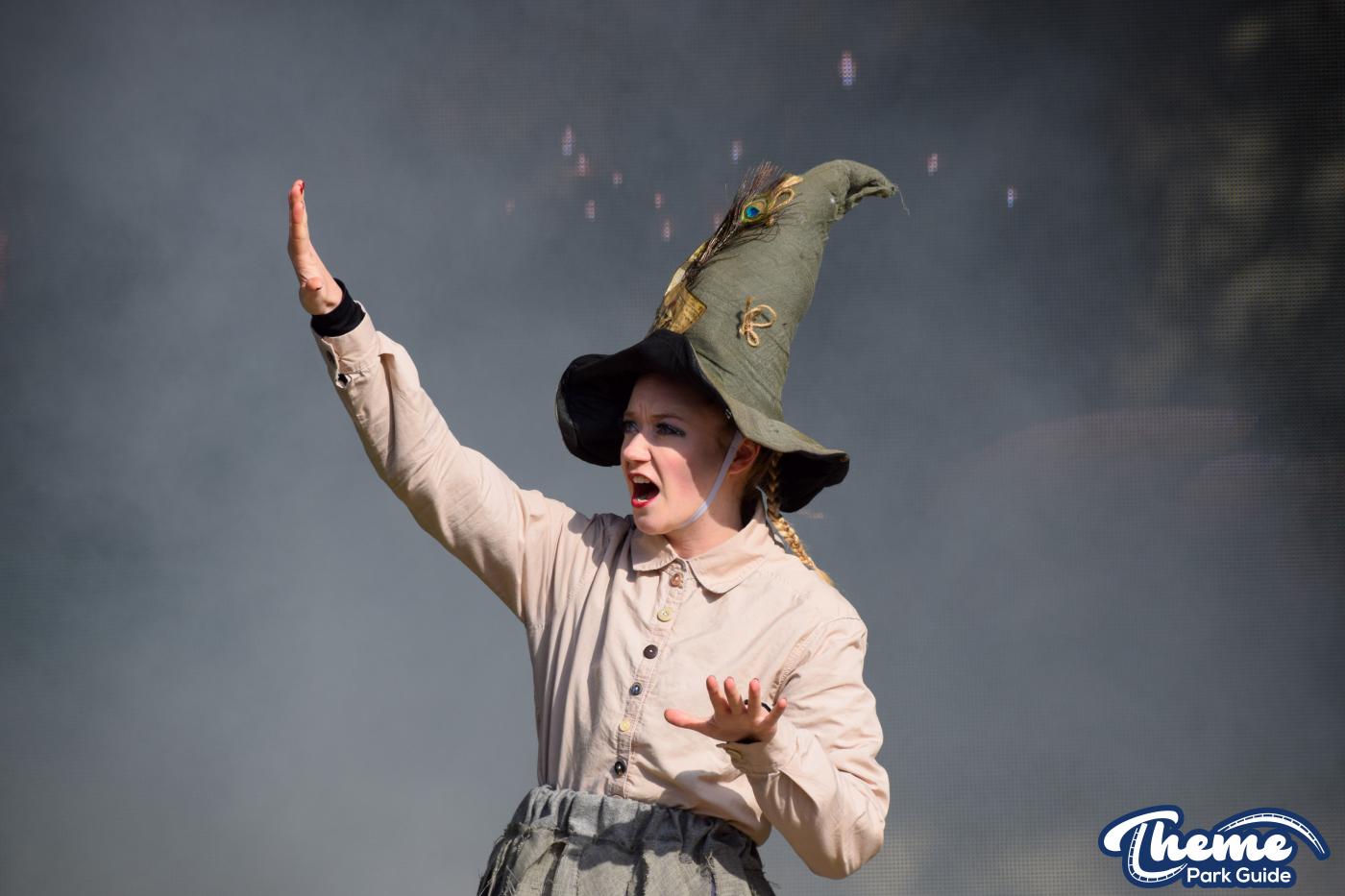 The Legend Of The Wild Witches Show -