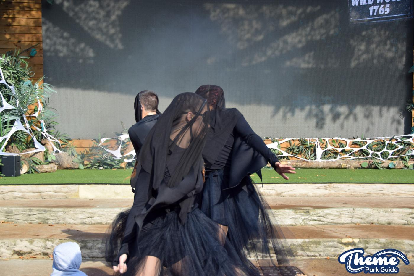 The Legend Of The Wild Witches Show -