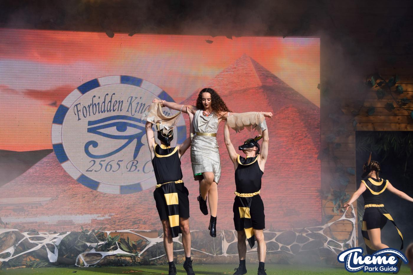 The Legend Of The Wild Witches Show -