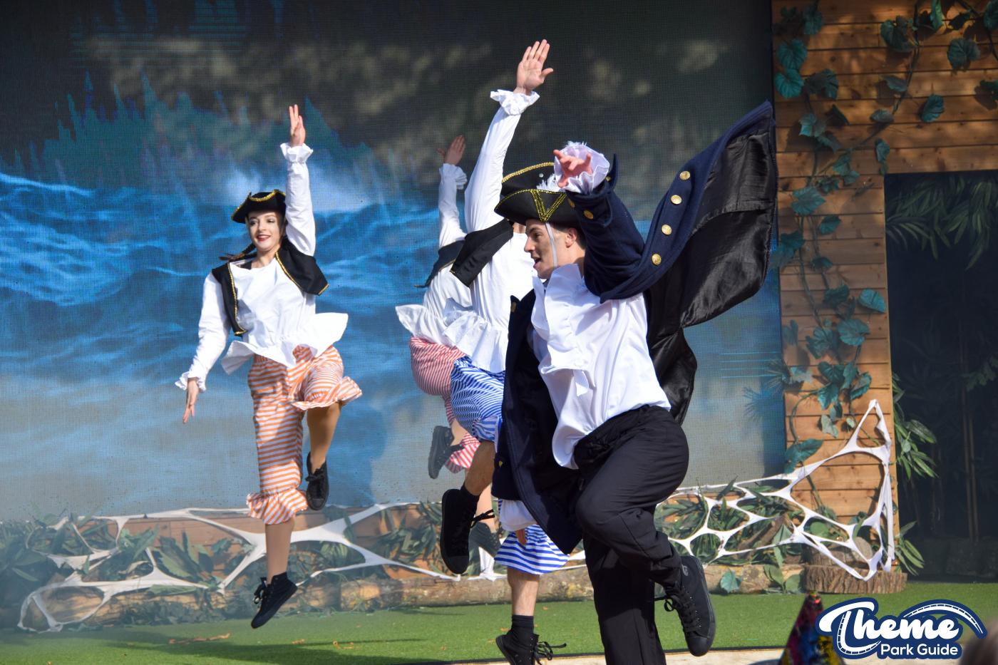 The Legend Of The Wild Witches Show -