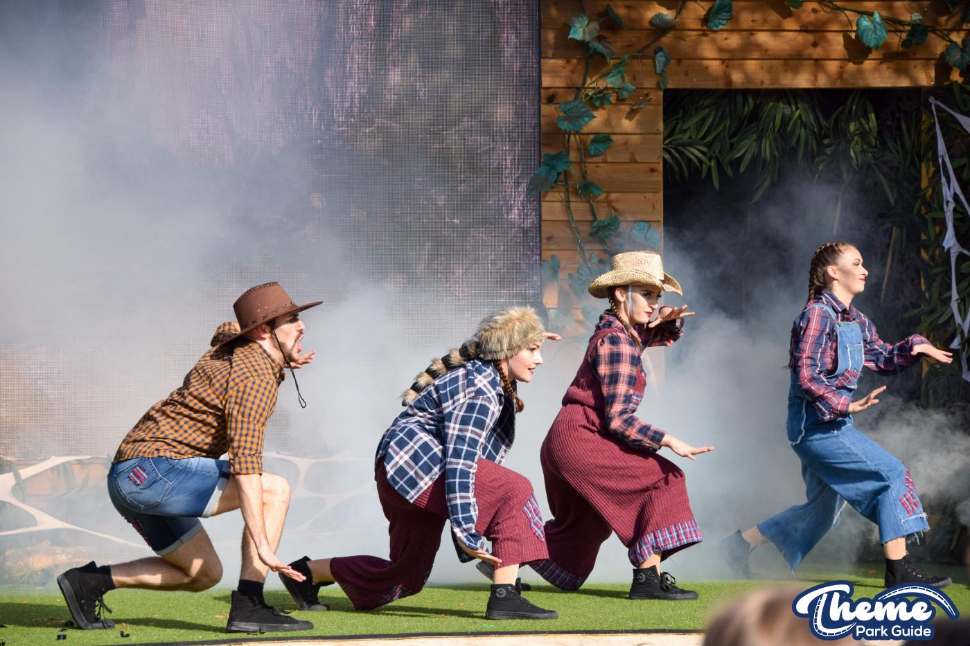 The Legend Of The Wild Witches Show -