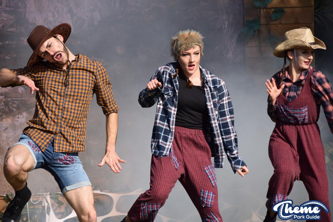 The Legend Of The Wild Witches Show -
