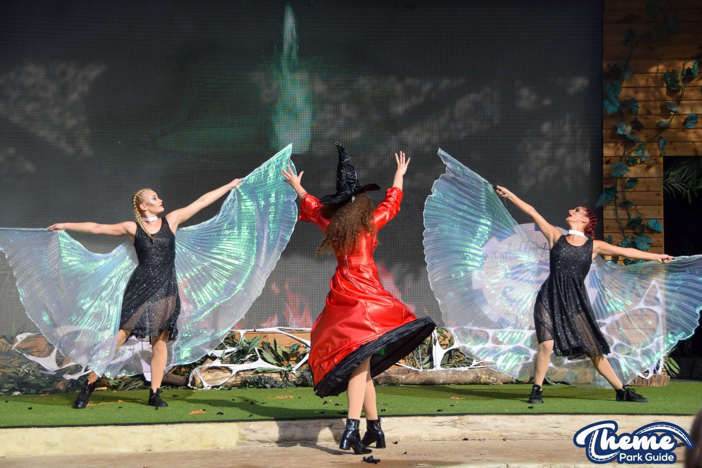 The Legend Of The Wild Witches Show -