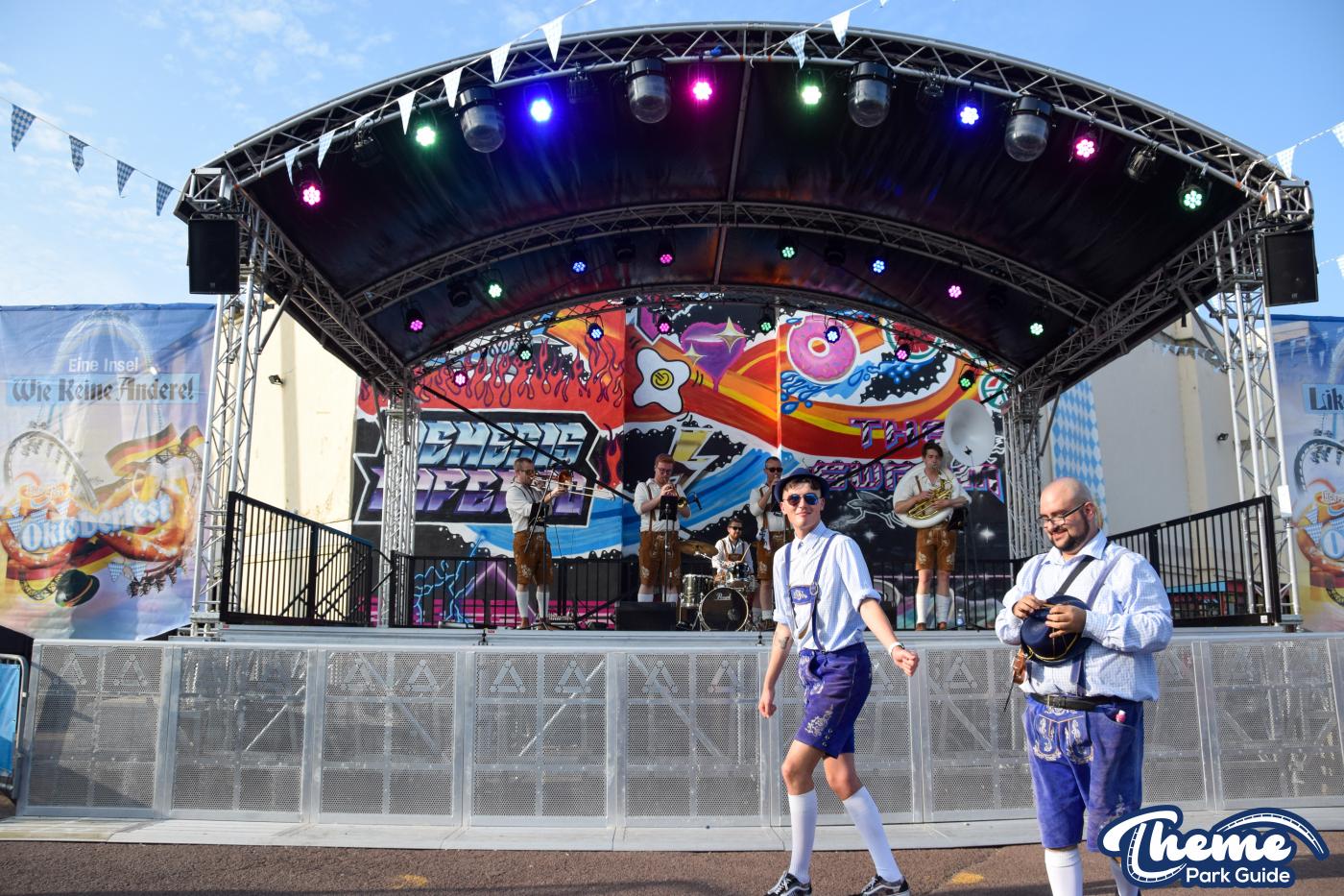 Oktoberfest Roaming Team -